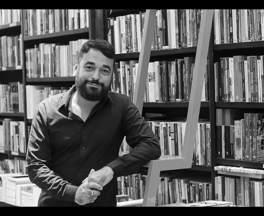 ALEX ANDRADE – Meu nome é Laura [trecho do romance]