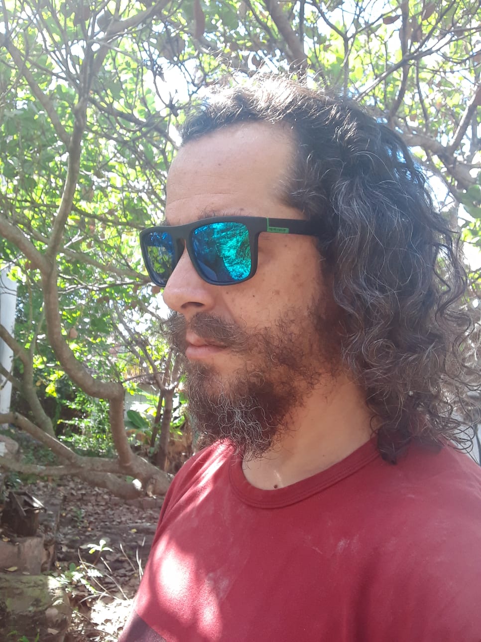 WILLIAM RAMIRES – Comendo papel [conto]