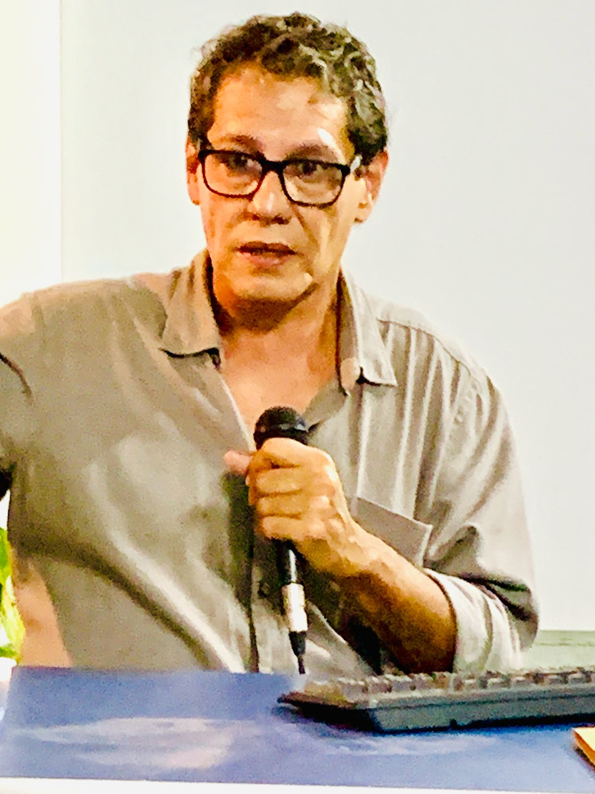 ALUISIO MARTINS – 5 poemas