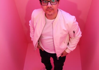 GIOVANI MIGUEZ – Voz, Clara, Resistência [resenha]