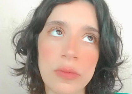 MARIANA DE LOS VALLES – O fio que corta o mundo [crônica]