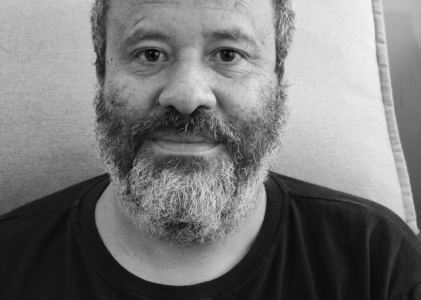 LUIZ REIS – Poemas da cidade planejada (resenha)